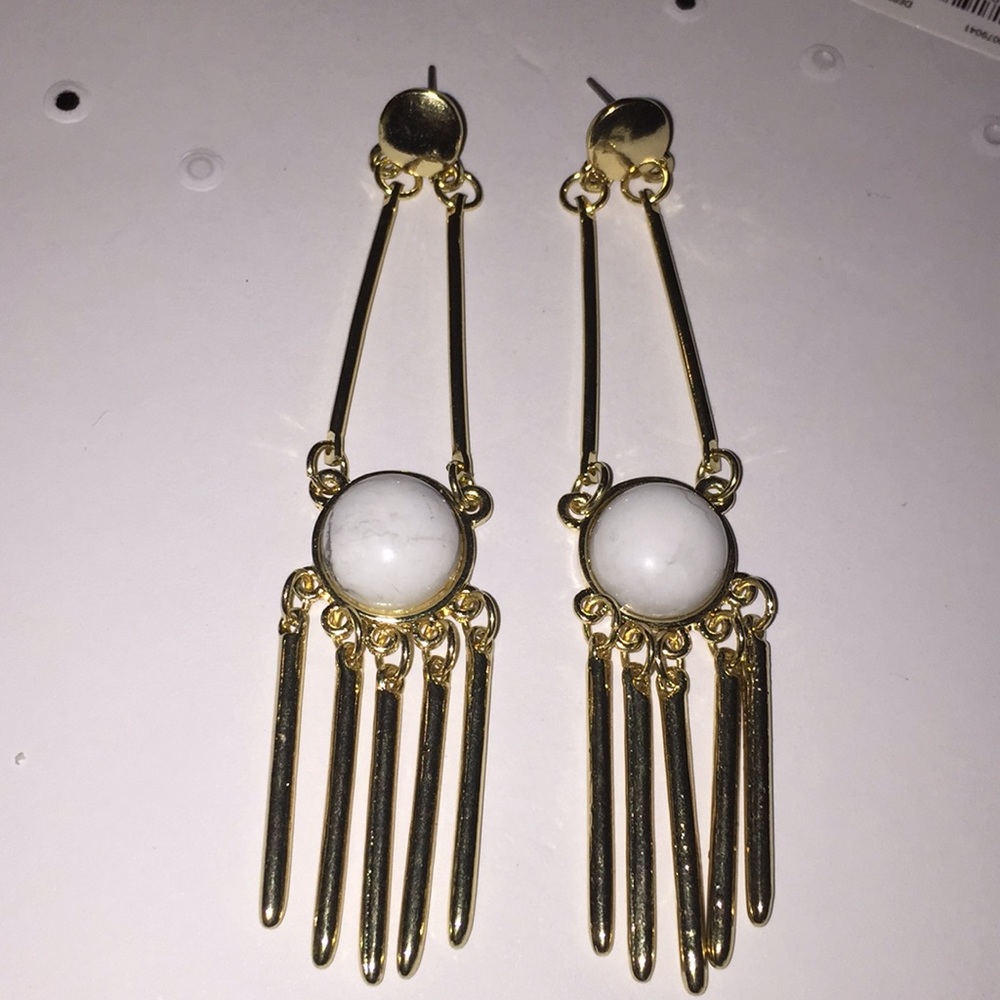Beautiful Earrings - Picture 3 of 3